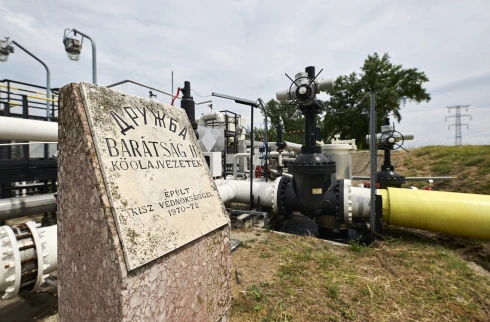 Kijev pénteken 31 ország nagykövetét tájékoztatta a Barátság kőolajvezeték elleni orosz támadásról