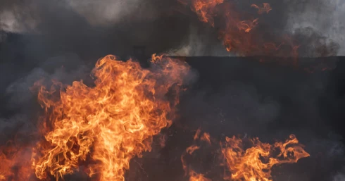 Környezeti katasztrófa fenyegeti a bolygót a Közel-Keleten lángoló kőolajfinomítók miatt