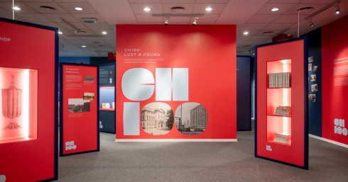 Látványos bécsi kiállítás tárja fel a valaha besúgók által vezetett intézet titkait