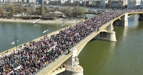 Megjöttek az első légifelvételek a Békemenetről