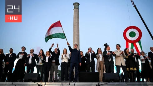 Óriási kokárda, lovaskocsik és rengeteg zászló – képgaléria a Tisza Nemzeti Menetéről
