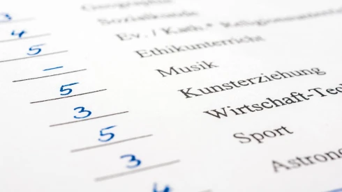 Papp Sándor Zsigmond: Gondolkodjunk fenékkel