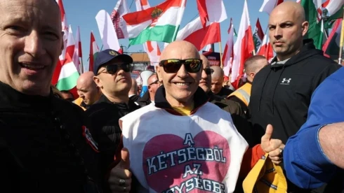 Pataky Attila a Békemenet élén: A szeretet etet, a gyűlölet meg ölet + videó