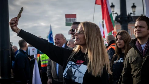 Szabó Zsófi már attól is mosolyra fakad, ha beszélnie kell a Békemenetről