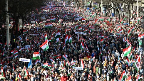 Szijjártó: soha nem látott létszámban mondunk nemet a zsarolásnak, ha egyre durvább is lesz