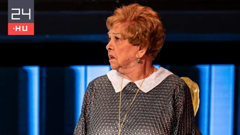 Pásztor Erzsi rosszulléte miatt félbeszakadt az előadás a Turay Ida Színházban