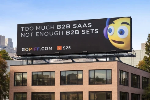 Igen furcsa reklámtáblák bukkantak fel, csak kevesen értik az üzeneteiket Amerikában