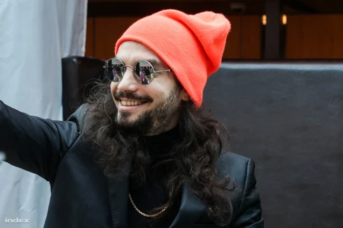 Majdnem ráment a szíve, lassítani kényszerült a Tha Shudras frontembere Majdnem ráment a szíve, lassítani kényszerült a Tha Shudras frontembere