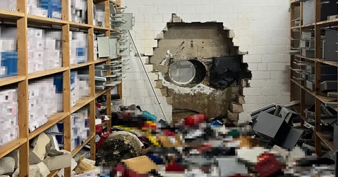 Néhány maszkos alak az emberek orra előtt hajtotta végre Európa történetének legnagyobb bankrablását Néhány maszkos alak az emberek orra előtt hajtotta végre Európa történetének legnagyobb bankrablását