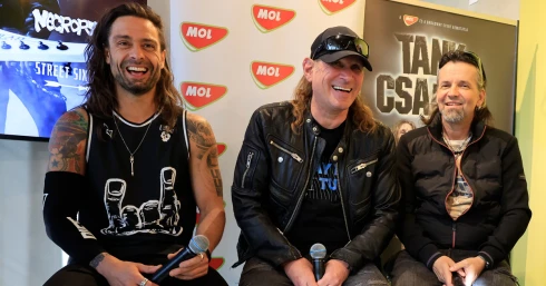 Rendkívüli helyzet: félbe kellett szakítani a Tankcsapda marosvásárhelyi koncertjét Rendkívüli helyzet: félbe kellett szakítani a Tankcsapda marosvásárhelyi koncertjét