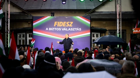 Újból tüntetők zavarták meg Orbán Viktor kampánygyűlését