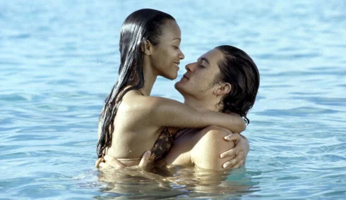 „Kivennéd a nyelvedet a számból?” – Sztárok tálaltak ki a legkínosabb csókpartnereikról