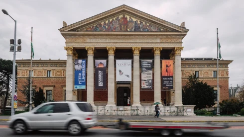 Decentralizációt, önálló Műcsarnokot és művészettörténet-oktatást követelnek