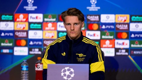 A kapitány elsőként hagyta el a hajót – az Arsenal klasszisa Carragher célkeresztjében