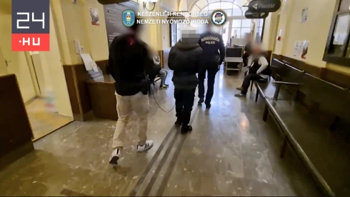Az angol rendőrség jelzésére fogtak el egy gyermekpornográfiával gyanúsított pécsi férfit Budapesten