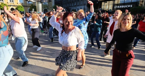 Elfoglaták a táncosok a Nyugati pályaudvart - fotók