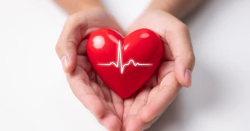 Hihetetlen eset, a nyílt utcán végzett szívműtétet a budapesti főorvos