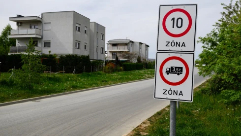 Közvetítenének az osztrákok a magyar aztbesztügyben