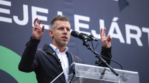 Magyar Pétert a Tisza-frakció védheti meg a felelősségre vonástól