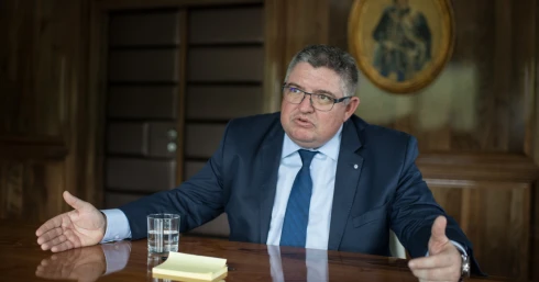 Megszólalt Vida József az árfolyamesésről és Mészáros Lőrincről is