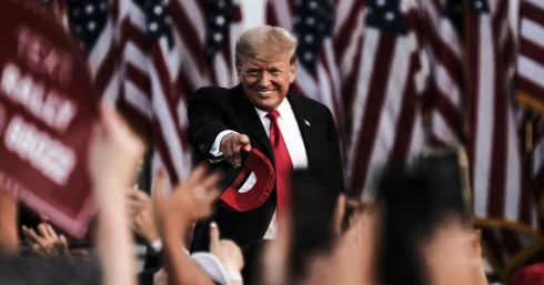 Orbán vereségére koccintanak, és már Trump bukását is várják