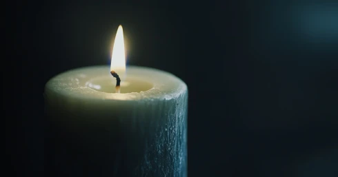 Tragédia: belehalt sérüléseibe a besztercei mozgólépcsőről lezuhant idős férj