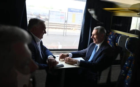 Választás előtt Lázár még elszórt 8 milliárdot az egyiptomi vonatbiznisz életben tartására