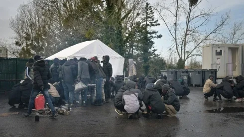 Az Európai Bizottság további erőfeszítéseket szorgalmaz a migrációs paktum végrehajtásához