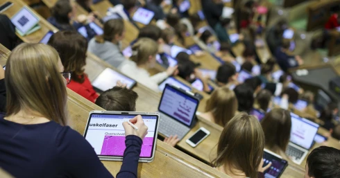 Modern digitális túszdráma: fizettek, hogy 275 millió ember adatai biztonságban legyenek