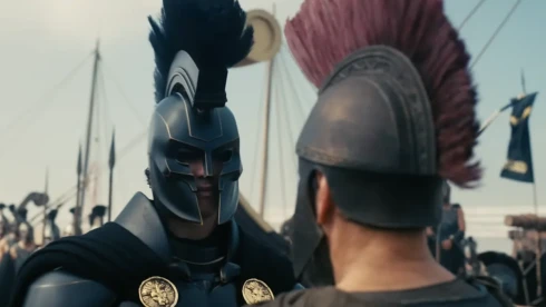"Hasonló a raphez": Christopher Nolan elmagyarázta, miért egy fekete rapper játssza az Odüsszeia egyik költőjét, és megvédte a sokat kritizált "batmanes" páncélt is