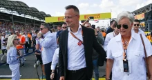 Honlapja sincsen, mégis 355 millió forintnyi nyereséget termelt tavaly Szijjártó Péter feleségének a cége
