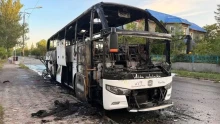 Videón a halálos ukrán dróntámadás, amely egy menetrend szerinti autóbuszt ért Donyeck térségében