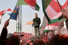 Szijjártóék tárcáját átverve jutott több száz milliós állami támogatáshoz egy férfi és hat társa