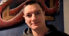 Dominik, a tetováló srác őrzi a komlói bányászok emlékét