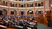 Itt követheti élőben a hétfői parlamenti eseményeket (VIDEÓ)