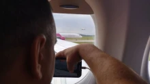 Rakétatámadások az izraeli légtérben: törölte Tel-Avivba tartó járatait a Wizz Air