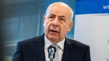 Sulyok Tamás azt kérte, hogy amikor honvédségi géppel utazik, ugyanazokkal a pilótákkal repülhessen
