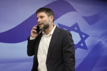Kitiltották Franciaországból az izraeli pénzügyminisztert is
