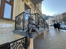 Ledöntötték a hatóságok Kijevben Bulgakov szobrát