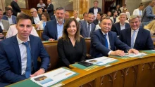 Milliárdos vagyon, kisebb autóparkok és balatoni nyaralók – nincs okuk panaszra a Tisza vezető politikusainak