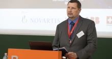 Svájcból jött haza a Tisza államtitkára, az Indexnek elárulta, mit hozott magával