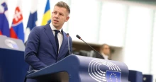 Átadták Magyar Péter és Tarr Zoltán helyét az Európai Parlamentben