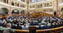 Börtönbüntetés fenyegeti azt a politikust, aki a jövőben megpróbálja eltitkolni a vagyonát