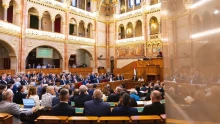 Hivatalos: rendkívüli parlamenti ülést hív össze a Tisza kormány az uniós pénzek miatt, kifutnak az időből – új olajvezetéket épít Magyarország