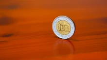 Kamatvágási várakozások és amerikai chip-para árnyékában indítja a napot a forint