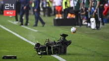 Kiderült, miért zuhant a pályára egy kamera a debreceni stadionban a magyar-kazah meccsen