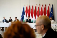 Magyar Péter: döntést hoztunk babaváró támogatások és a diákhitelek kamatsopja ügyében