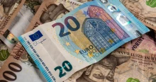 Rendkívül erős lett a forint, érdemes lehet devizában megtakarítani?
