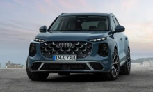 Talajra vetített indexfénnyel és V6-os dízelmotorral rúgja be az ajtót a vadonatúj Audi Q7