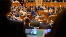 A közbeszerzésekre és az összeférhetetlenségre vonatkozó szabályokat is szigorítaná a Tisza-kormány